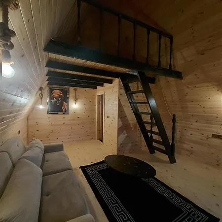 Alaska Bungalow Сапанча