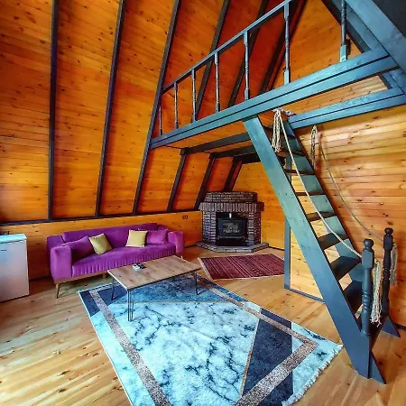Alaska Bungalow Сапанча