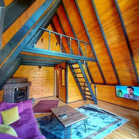 Alaska Bungalow Сапанча