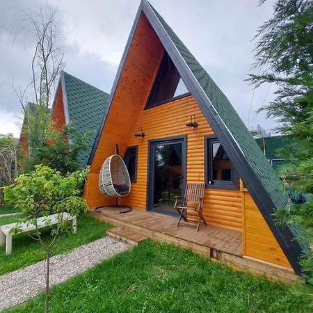 Alaska Bungalow Konukevi 3*