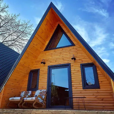 Alaska Bungalow 3*