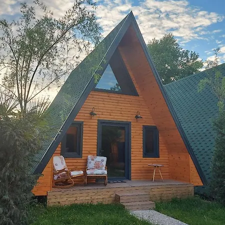 Alaska Bungalow 3*