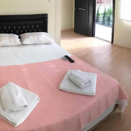 Alaska Bungalow Konukevi 3*
